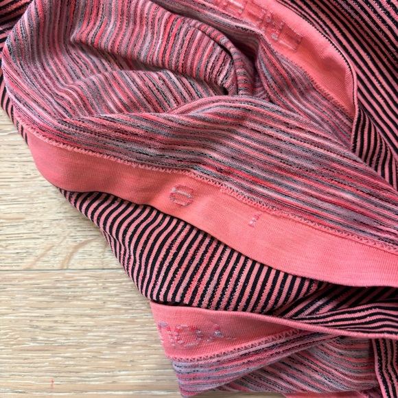 Swiftly Tech Long-Sleeve Shirt 2.0
Race Length - Picture 3 of 4